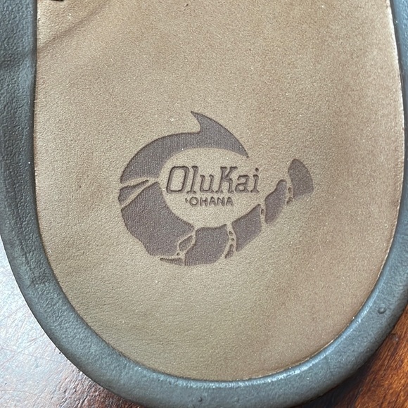Men's OluKai flip flops.  Brown  leather.  Never worn. - Picture 3 of 7